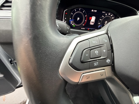 Volkswagen Tiguan 1.5 ELEGANCE ACC LM18 E-KLAPPE CARPLAY