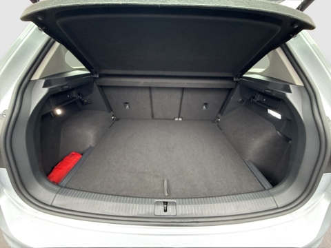 Volkswagen Tiguan 1.5 ELEGANCE ACC LM18 E-KLAPPE CARPLAY