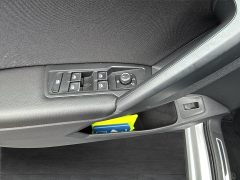 Volkswagen Tiguan 1.5 ELEGANCE ACC LM18 E-KLAPPE CARPLAY