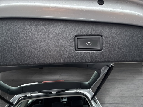 Volkswagen Tiguan 1.5 ELEGANCE ACC LM18 E-KLAPPE CARPLAY