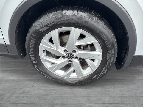 Volkswagen Tiguan 1.5 ELEGANCE ACC LM18 E-KLAPPE CARPLAY