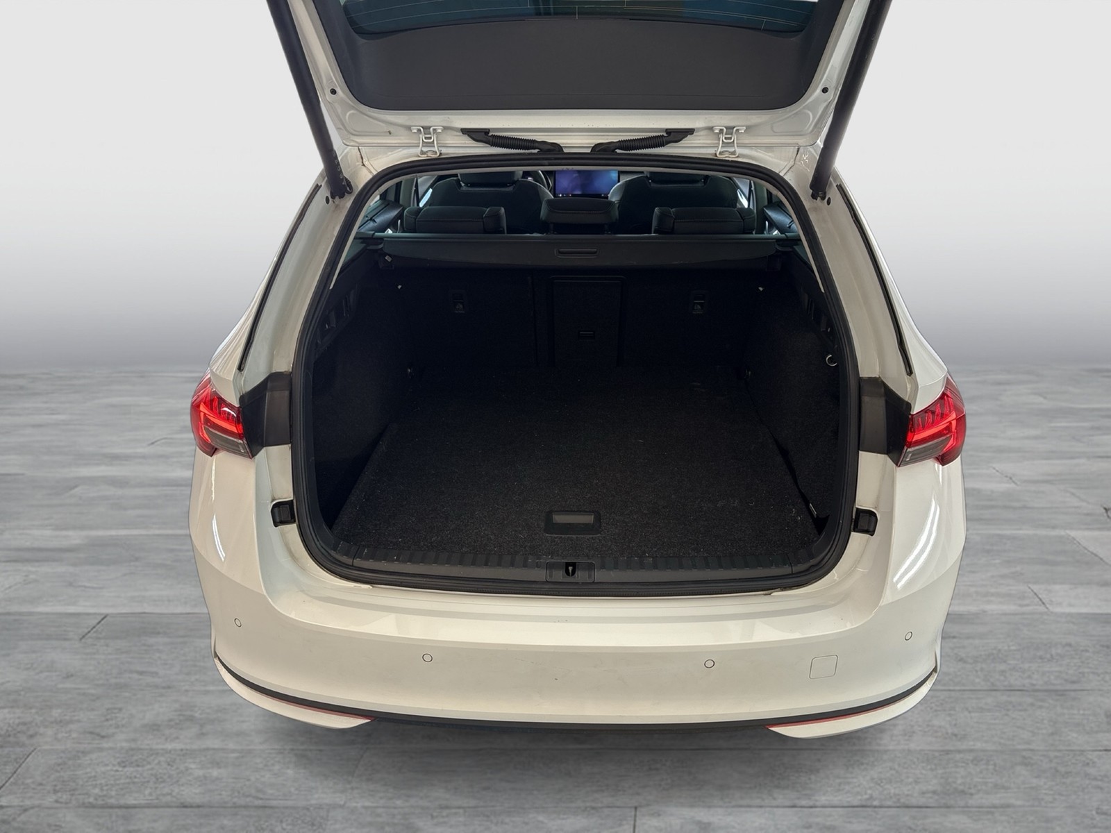 Skoda Octavia Combi 2.0 TOUR CANTON 360°CAM ACC MATRIX
