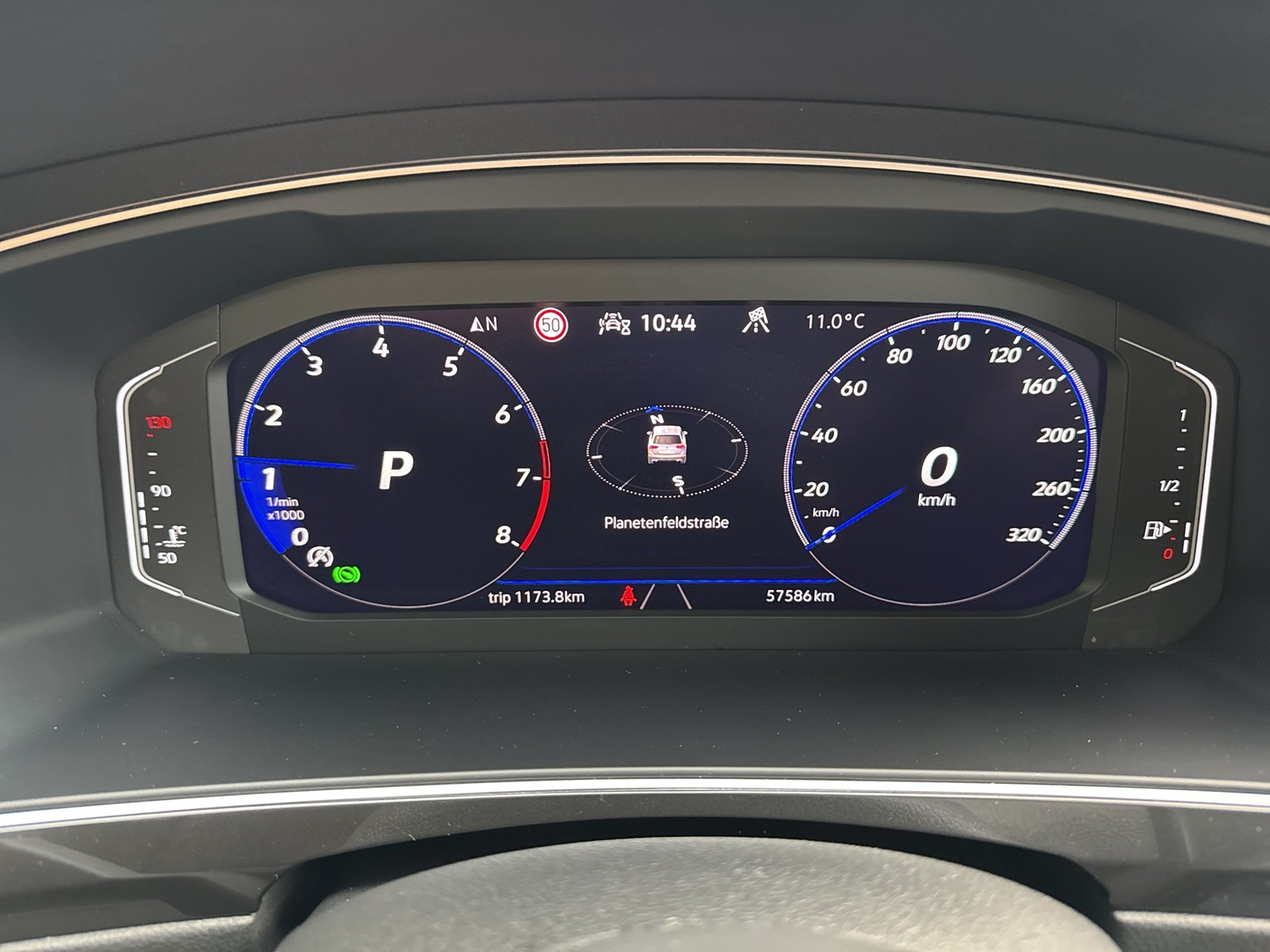 Volkswagen Tiguan 2.0 R 4X4 AKRAPOVIC LEDER PANO 360CAM 21Z