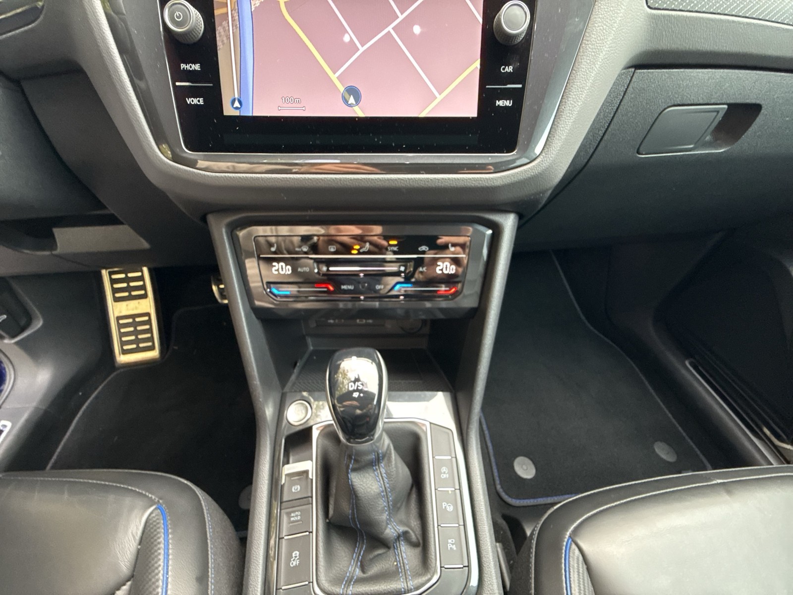 Volkswagen Tiguan 2.0 R 4X4 AKRAPOVIC LEDER PANO 360CAM 21Z