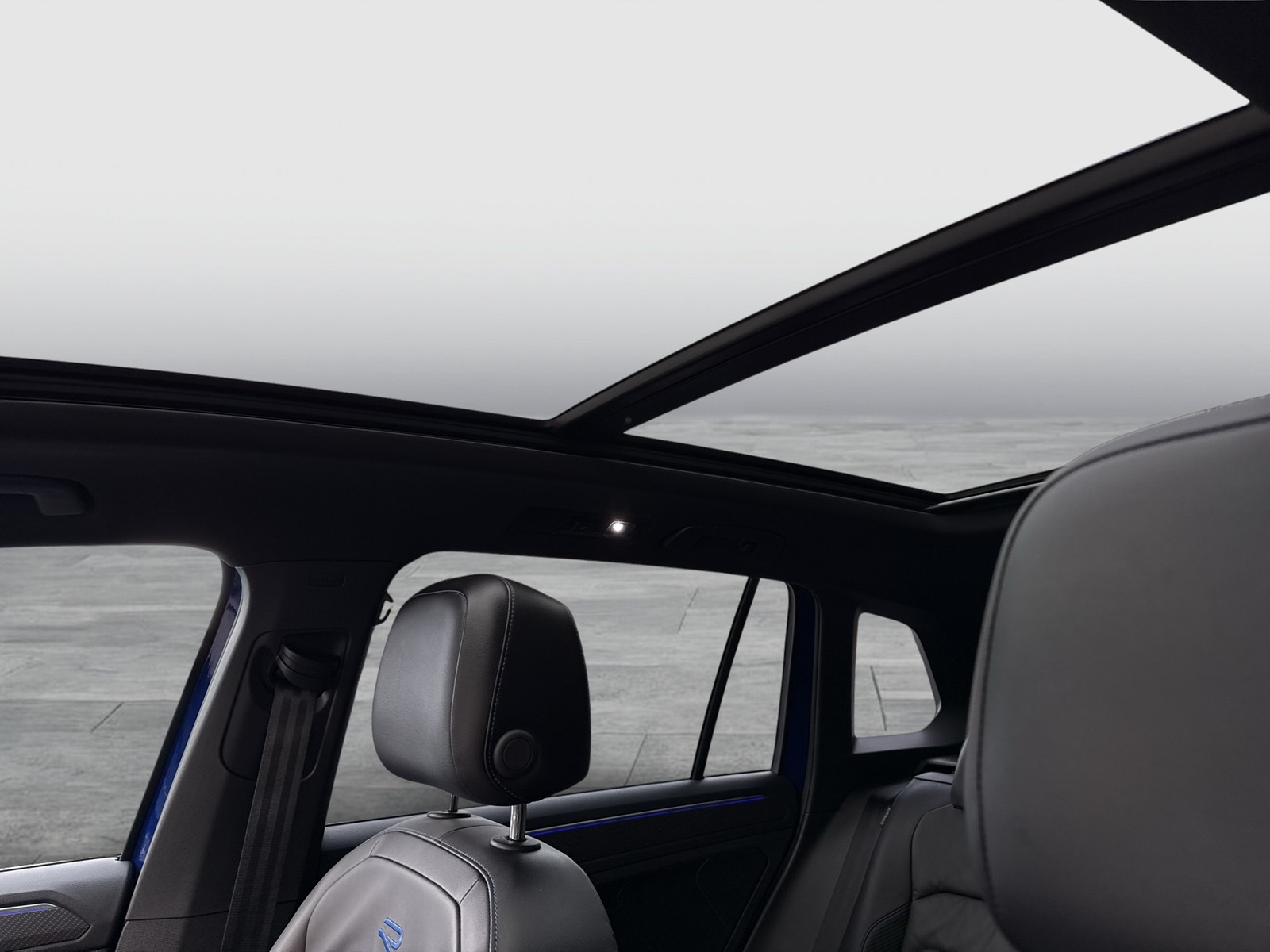 Volkswagen Tiguan 2.0 R 4X4 AKRAPOVIC LEDER PANO 360CAM 21Z