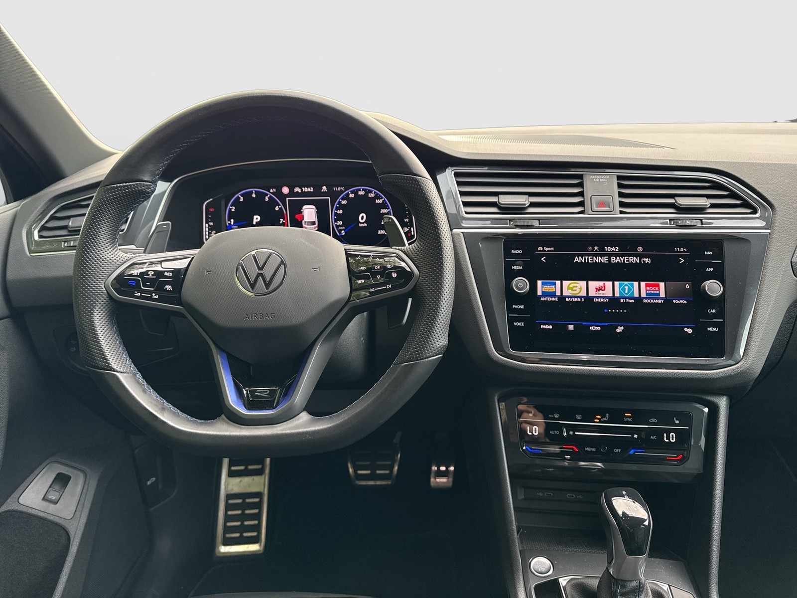 Volkswagen Tiguan 2.0 R 4X4 AKRAPOVIC LEDER PANO 360CAM 21Z