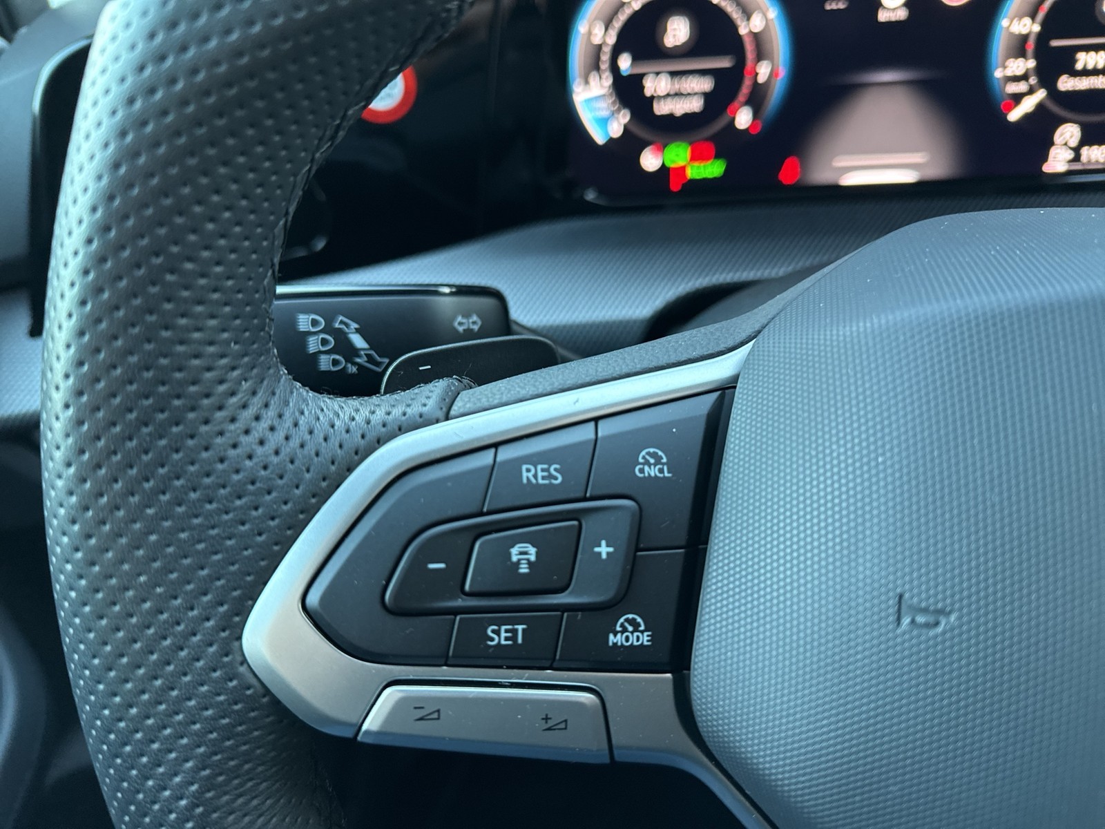 Volkswagen Golf Variant VIII 1.5 eTSI R-LINE FACELIFT CAM