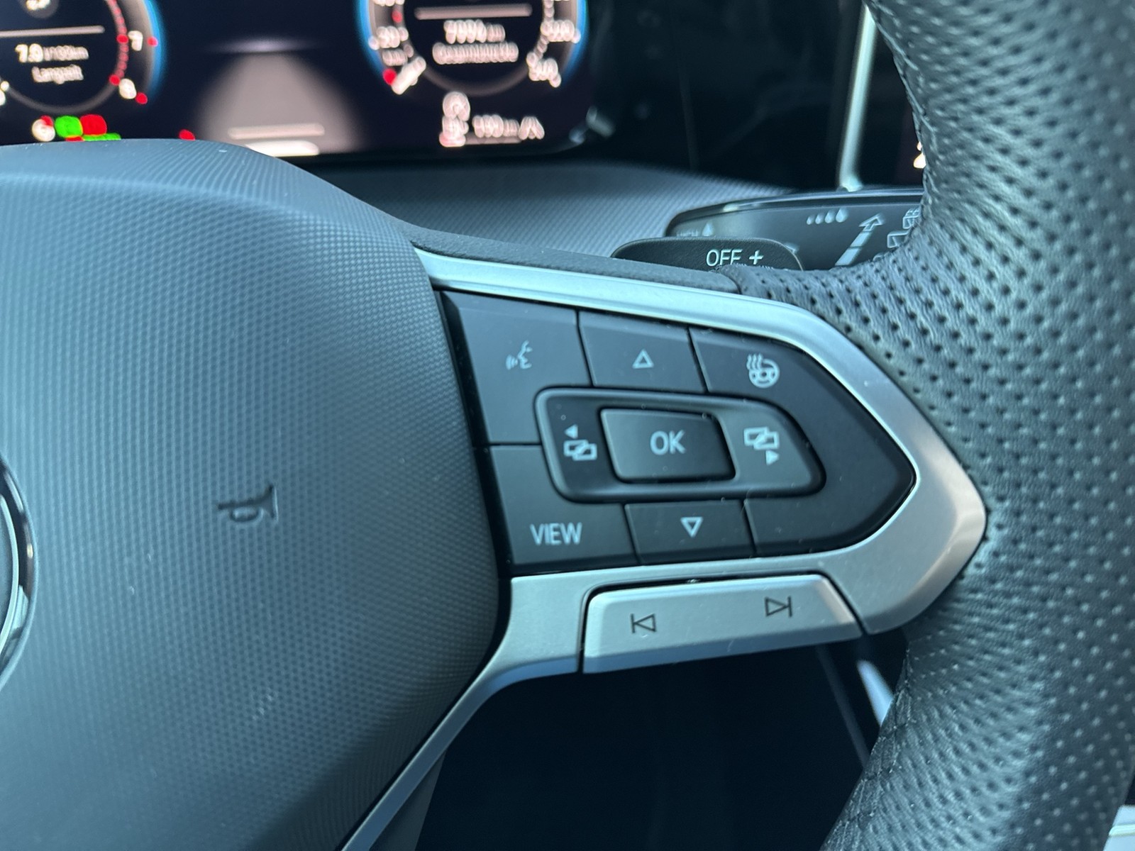 Volkswagen Golf Variant VIII 1.5 eTSI R-LINE FACELIFT CAM