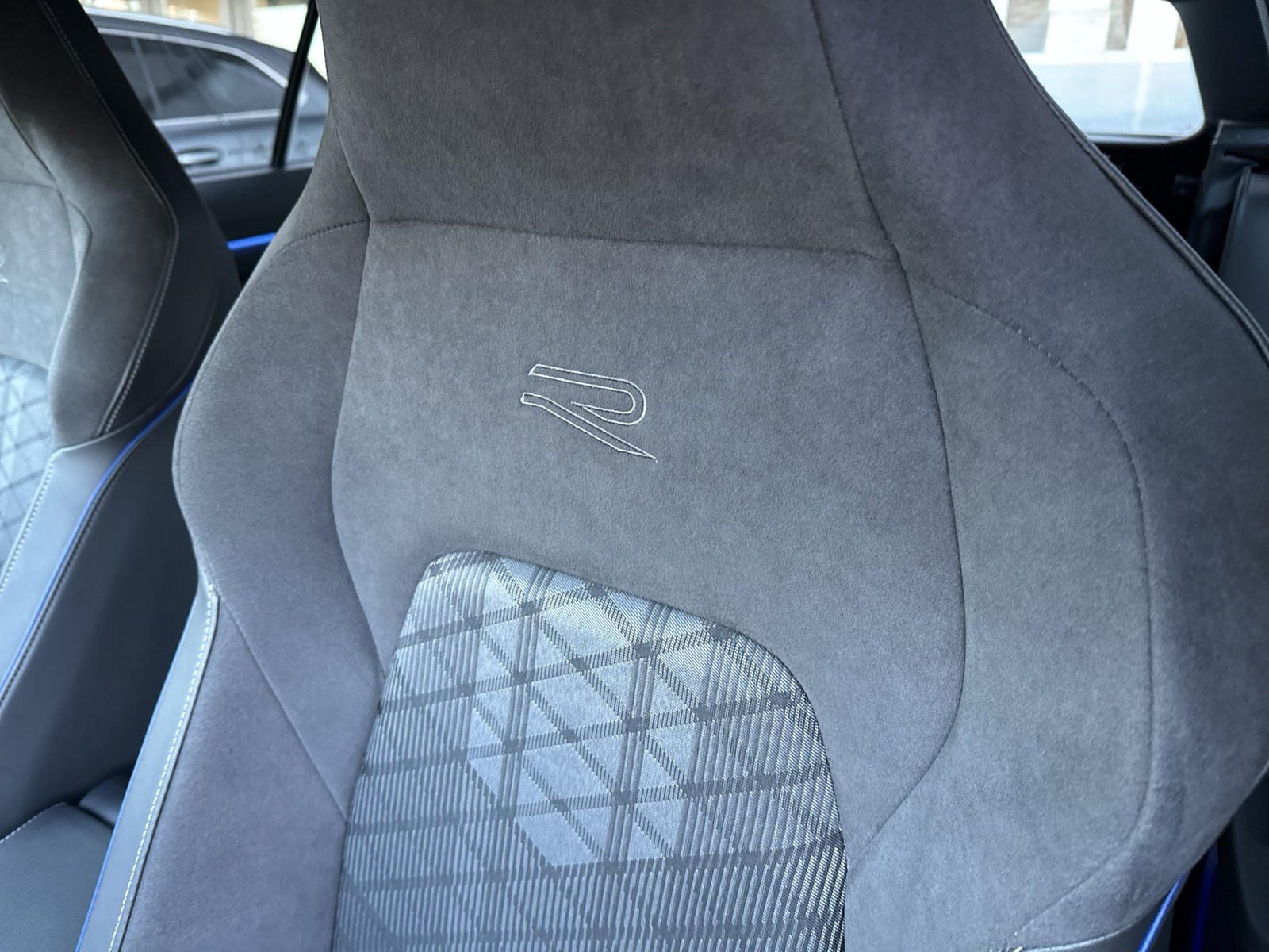 Volkswagen Golf Variant VIII 1.5 eTSI R-LINE FACELIFT CAM