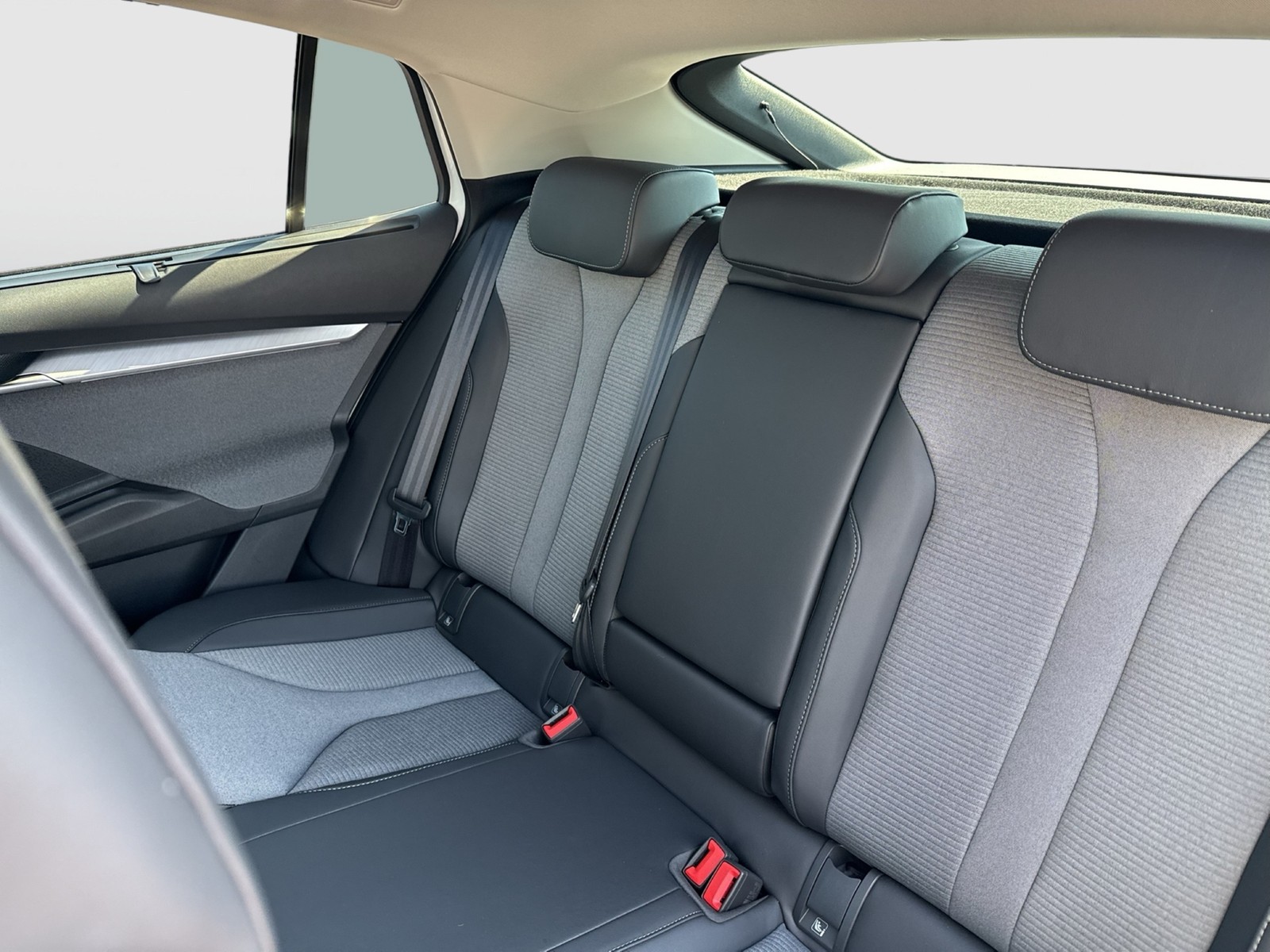 Skoda Enyaq Coupé 85 LOFT WÄRMEPUMPE PANO CANTON AHK