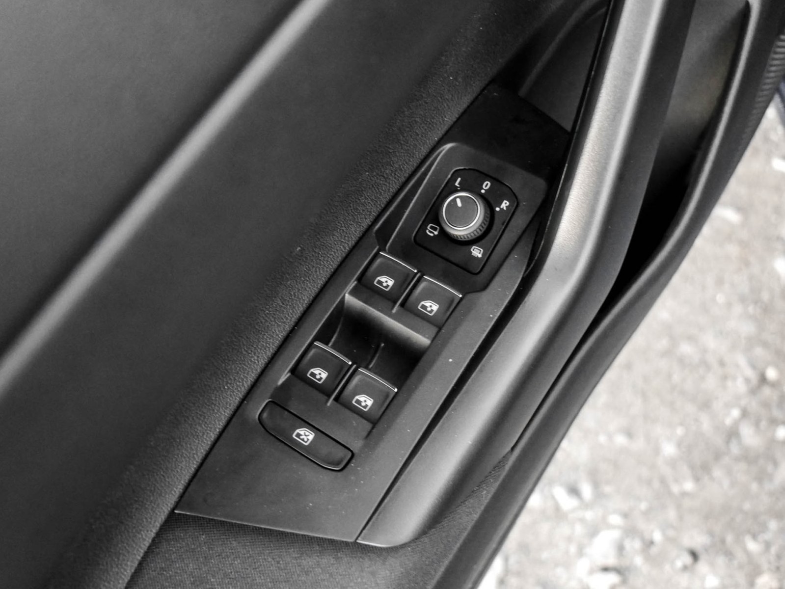 Volkswagen Taigo 1.0 R-LINE CAM ACC LM17 NAVI SITZHEIZUNG