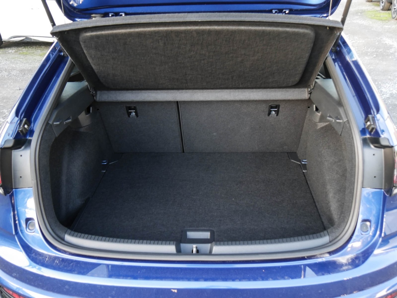 Volkswagen Taigo 1.0 R-LINE CAM ACC LM17 NAVI SITZHEIZUNG