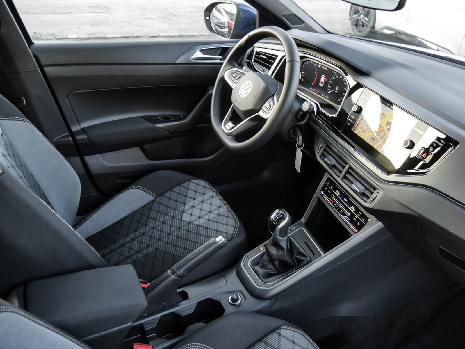 Volkswagen Taigo 1.0 R-LINE CAM ACC LM17 NAVI SITZHEIZUNG