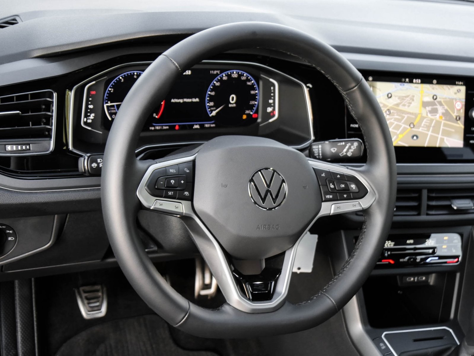 Volkswagen Taigo 1.0 R-LINE CAM ACC LM17 NAVI SITZHEIZUNG