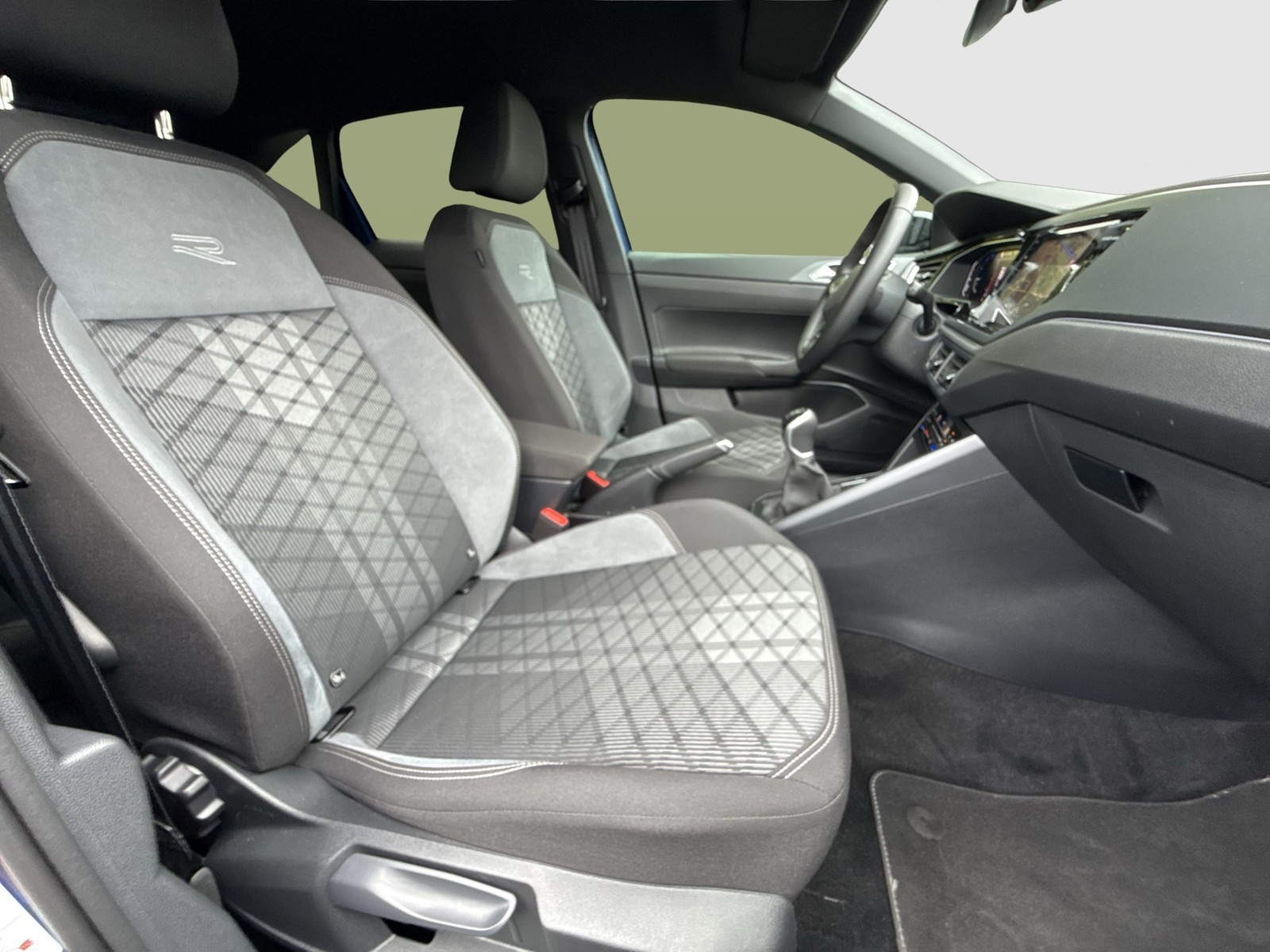 Volkswagen Taigo 1.0 R-LINE CAM ACC LM17 NAVI SITZHEIZUNG