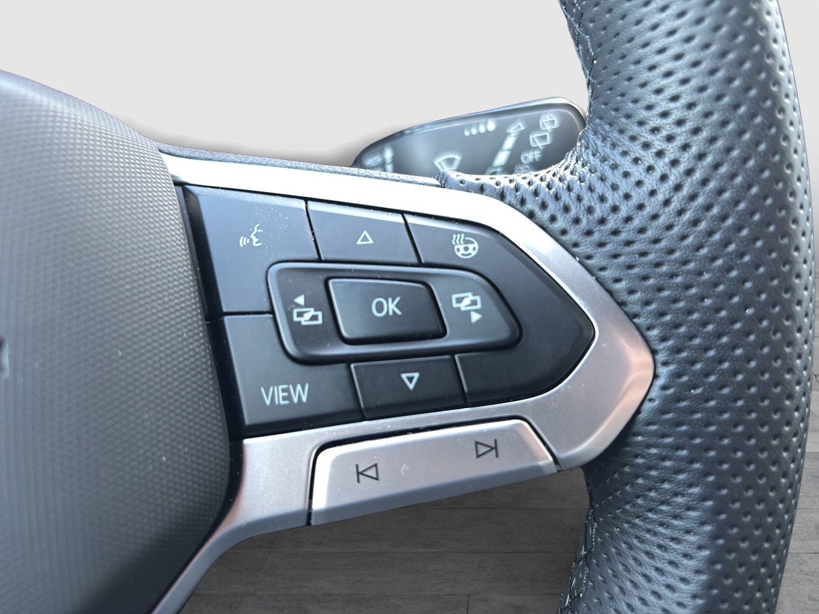 Volkswagen T-Roc 1.5 R-LINE STANDHZ. CAM ACC LM17 NAVI