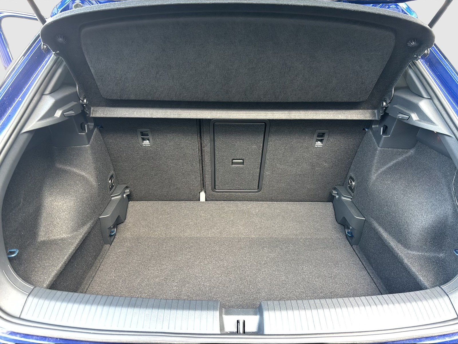 Volkswagen T-Roc 1.5 R-LINE STANDHZ. CAM ACC LM17 NAVI