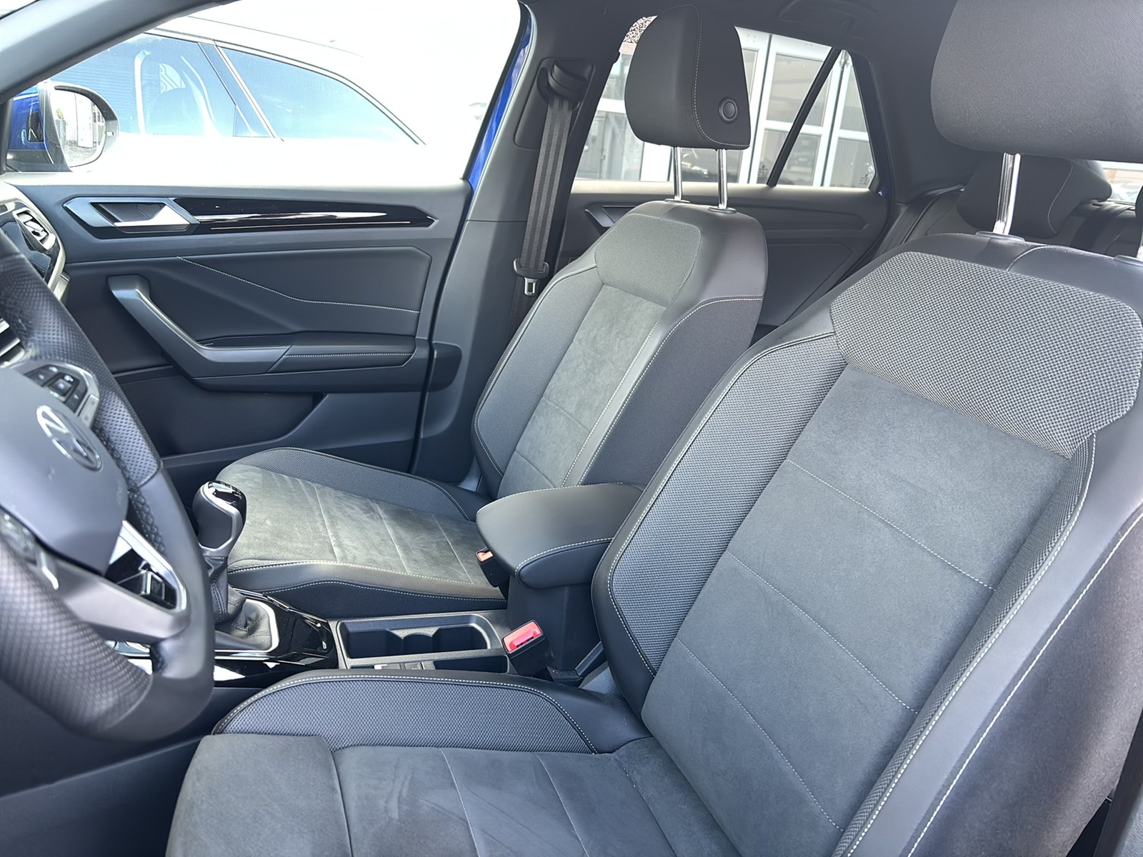 Volkswagen T-Roc 1.5 R-LINE STANDHZ. CAM ACC LM17 NAVI