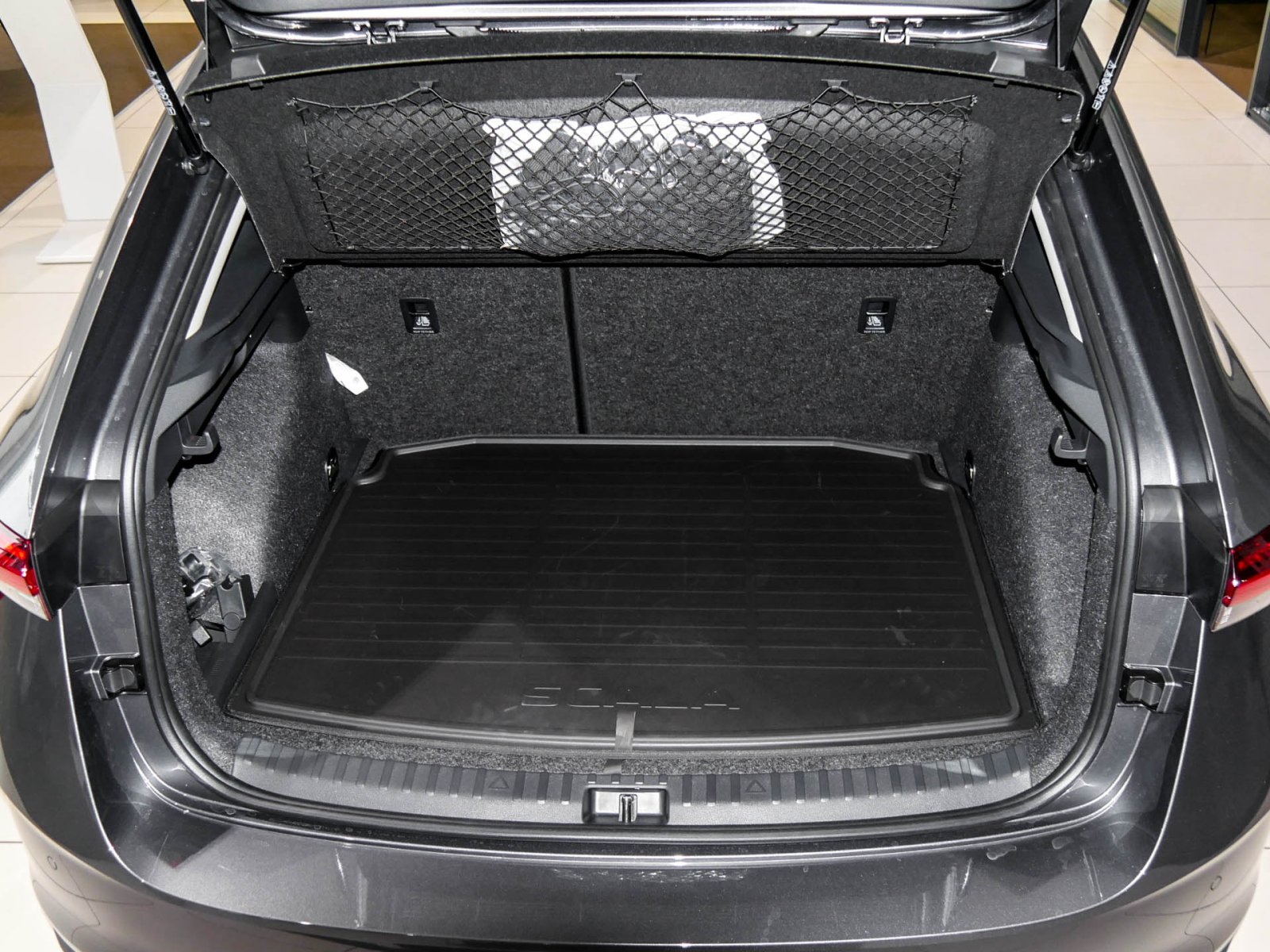 Skoda Scala 1.0 SELECTION CAM ACC LM17 NAVI SITZHEIZ.