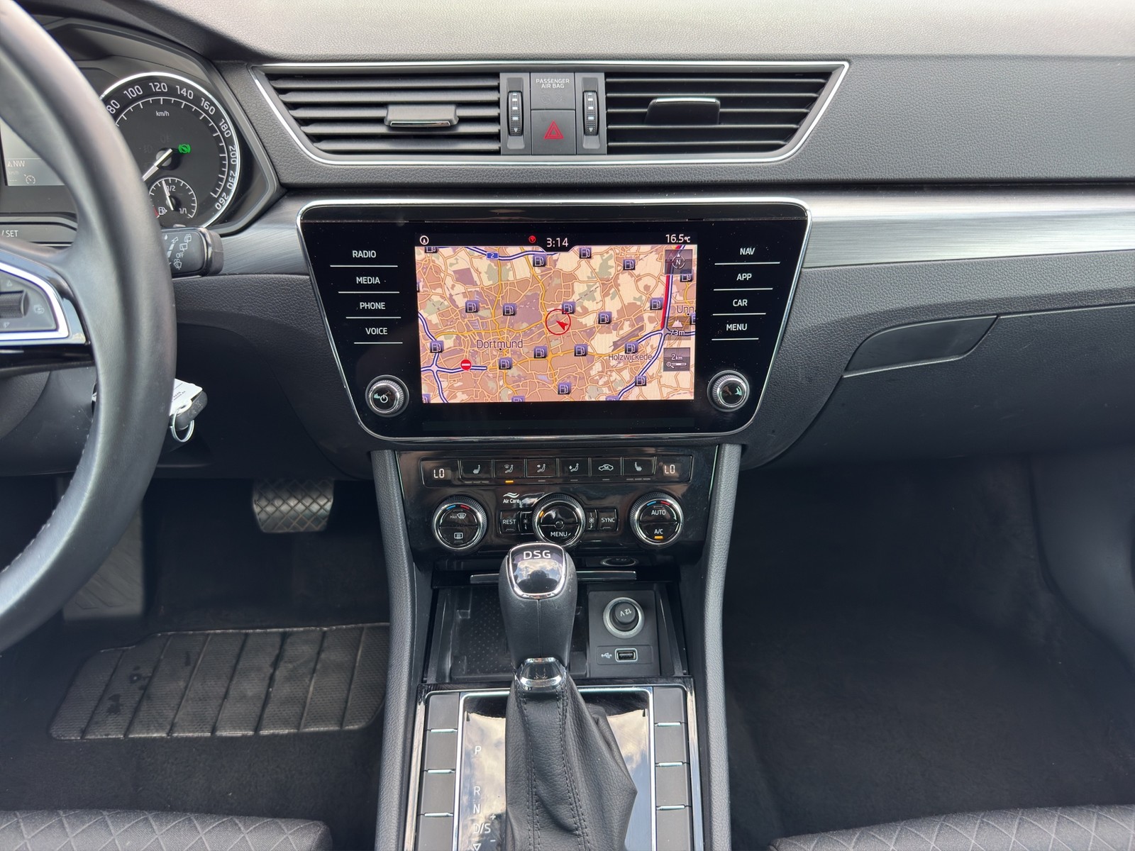 Skoda Superb Combi 2.0 STYLE CAM ACC eKLAPPE NAVI ALU