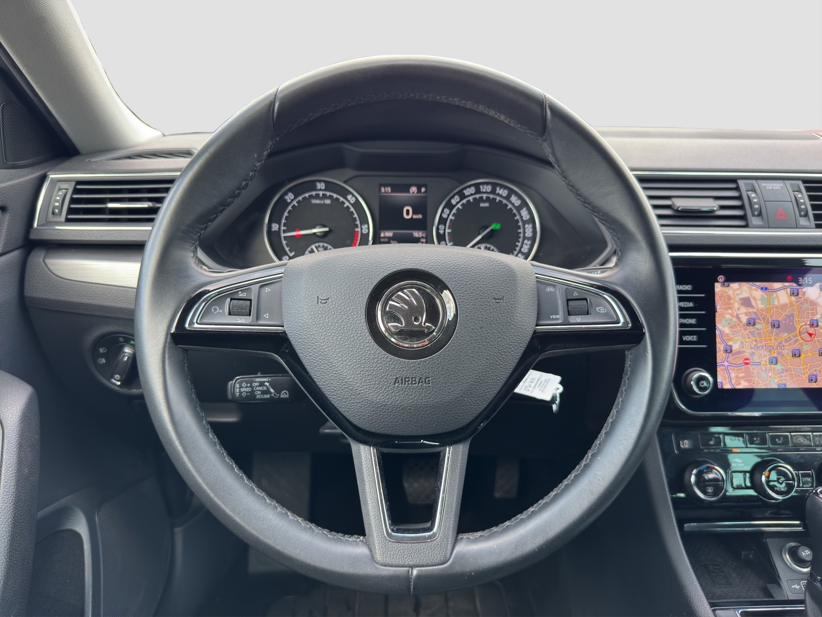 Skoda Superb Combi 2.0 STYLE CAM ACC eKLAPPE NAVI ALU