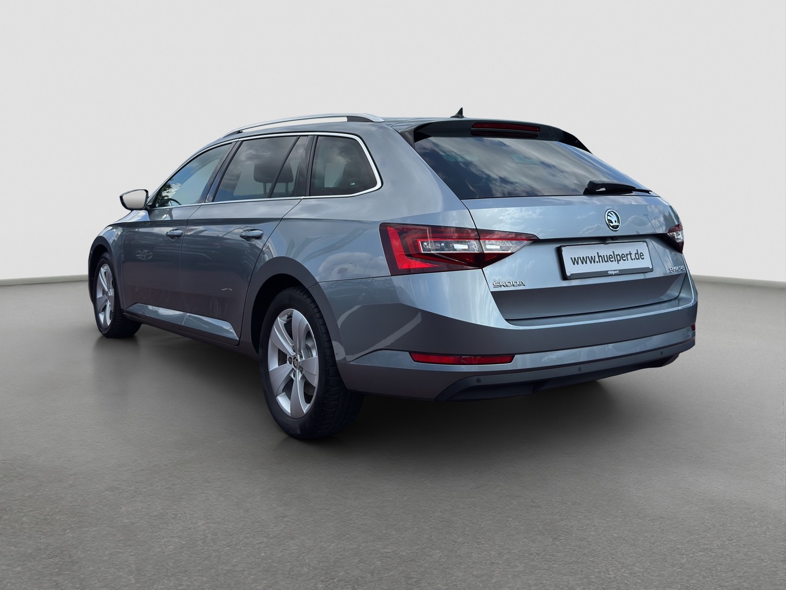 Skoda Superb Combi 2.0 STYLE CAM ACC eKLAPPE NAVI ALU