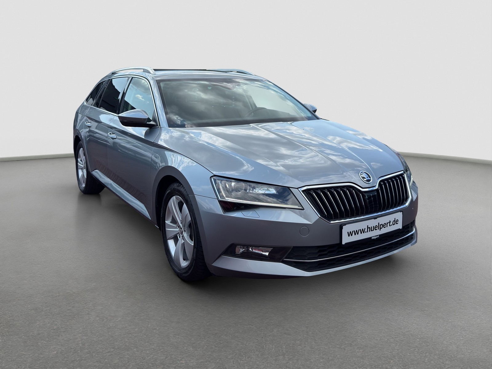 Skoda Superb Combi 2.0 STYLE CAM ACC eKLAPPE NAVI ALU