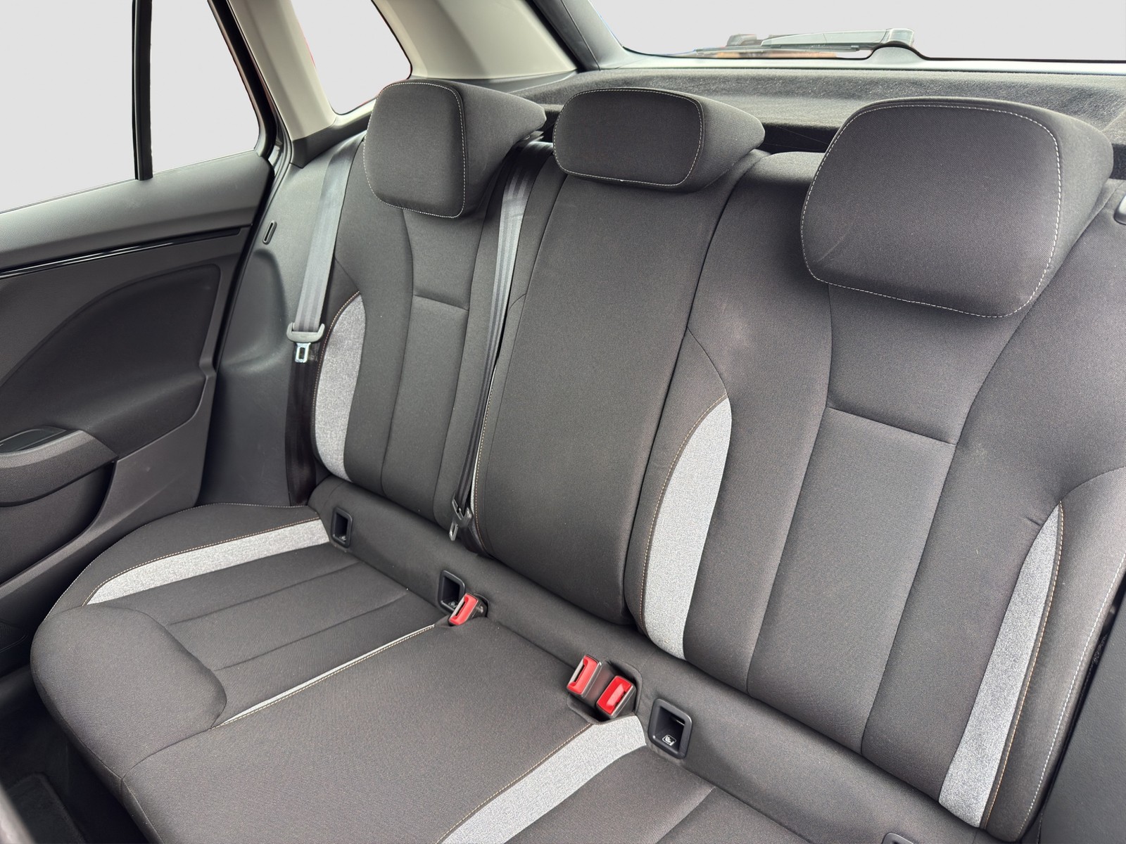 Skoda Kamiq 1.5 SELECTION CAM ACC NAVI ALU SITZHEIZUNG