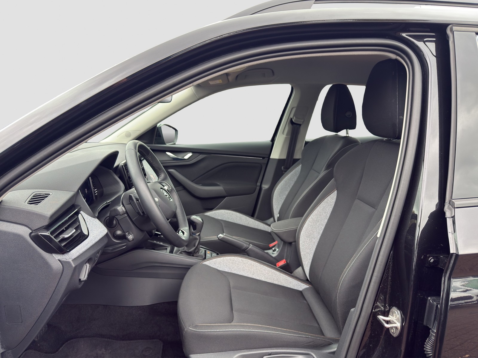 Skoda Kamiq 1.5 SELECTION CAM ACC NAVI ALU SITZHEIZUNG