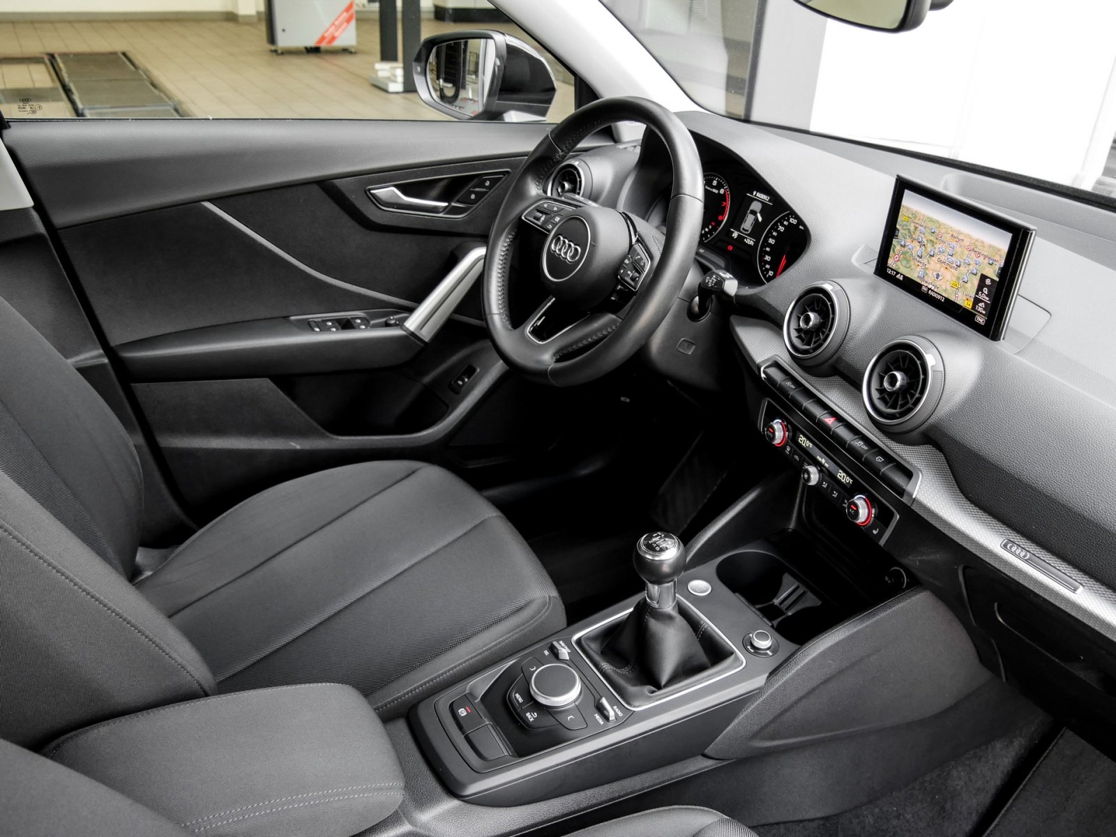 Audi Q2 35 eKLAPPE NAVI ALU SITZHEIZUNG EINPARKHILFE