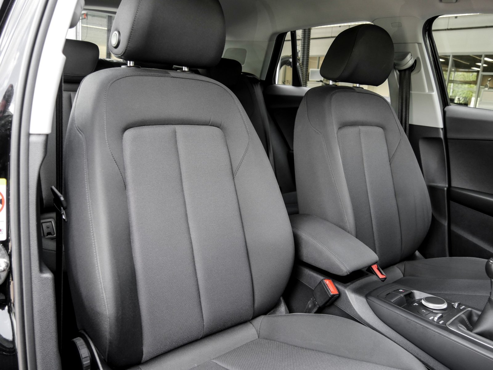 Audi Q2 35 eKLAPPE NAVI ALU SITZHEIZUNG EINPARKHILFE