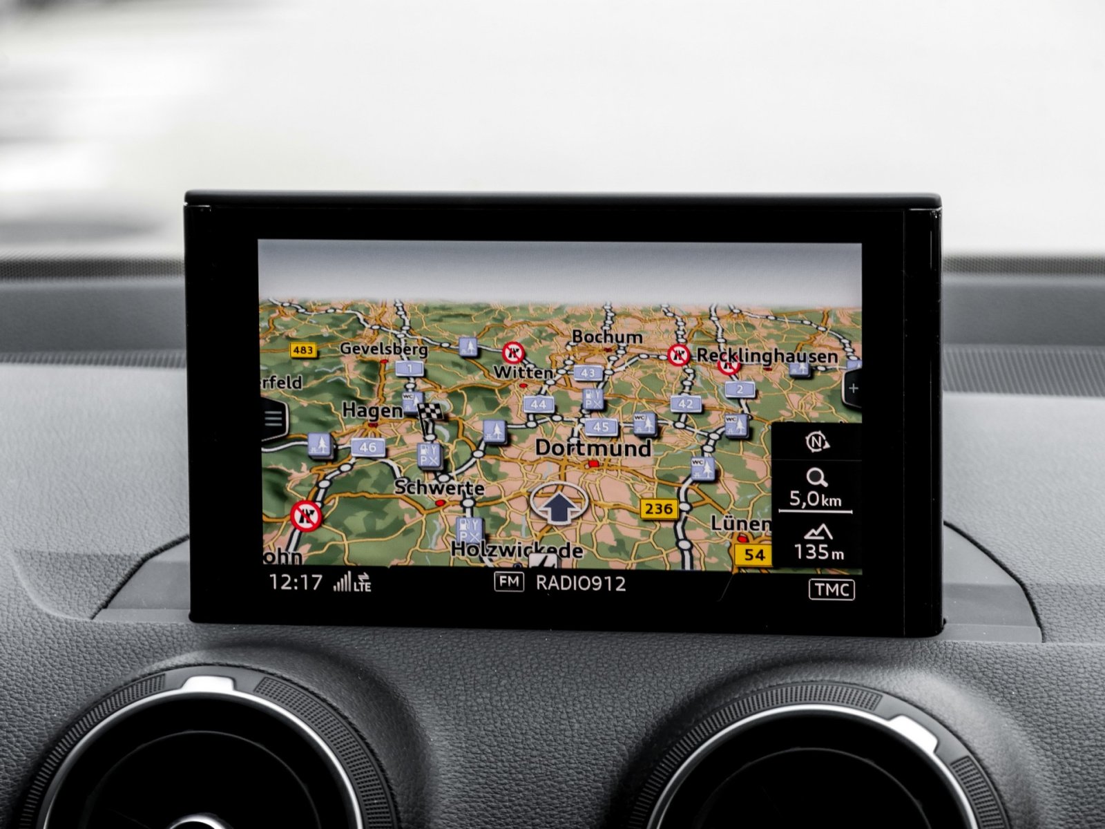 Audi Q2 35 eKLAPPE NAVI ALU SITZHEIZUNG EINPARKHILFE