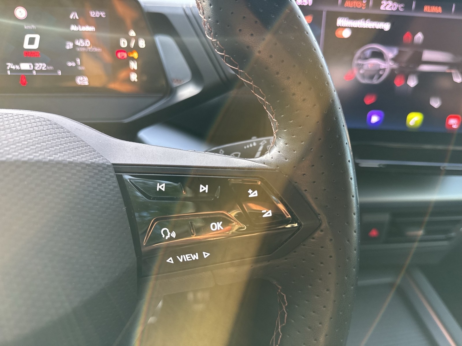Cupra Born CAM ACC LM19 NAVI KEYLESS-GO EINPARKHILFE