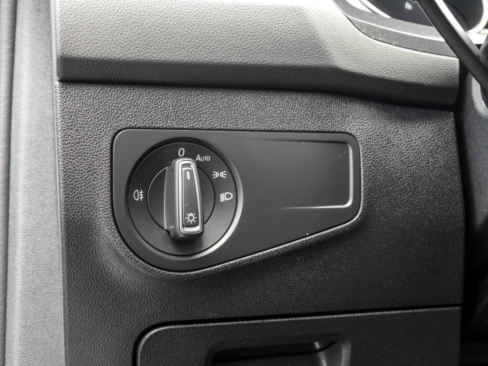 Volkswagen Tiguan 2.0 MOVE PANO AHK CAM LM17 NAVI SITZHEIZ.