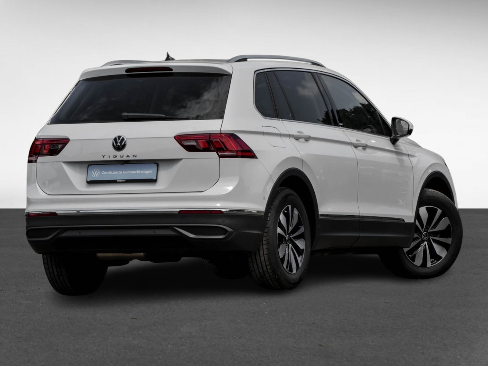 Volkswagen Tiguan 2.0 MOVE PANO AHK CAM LM17 NAVI SITZHEIZ.