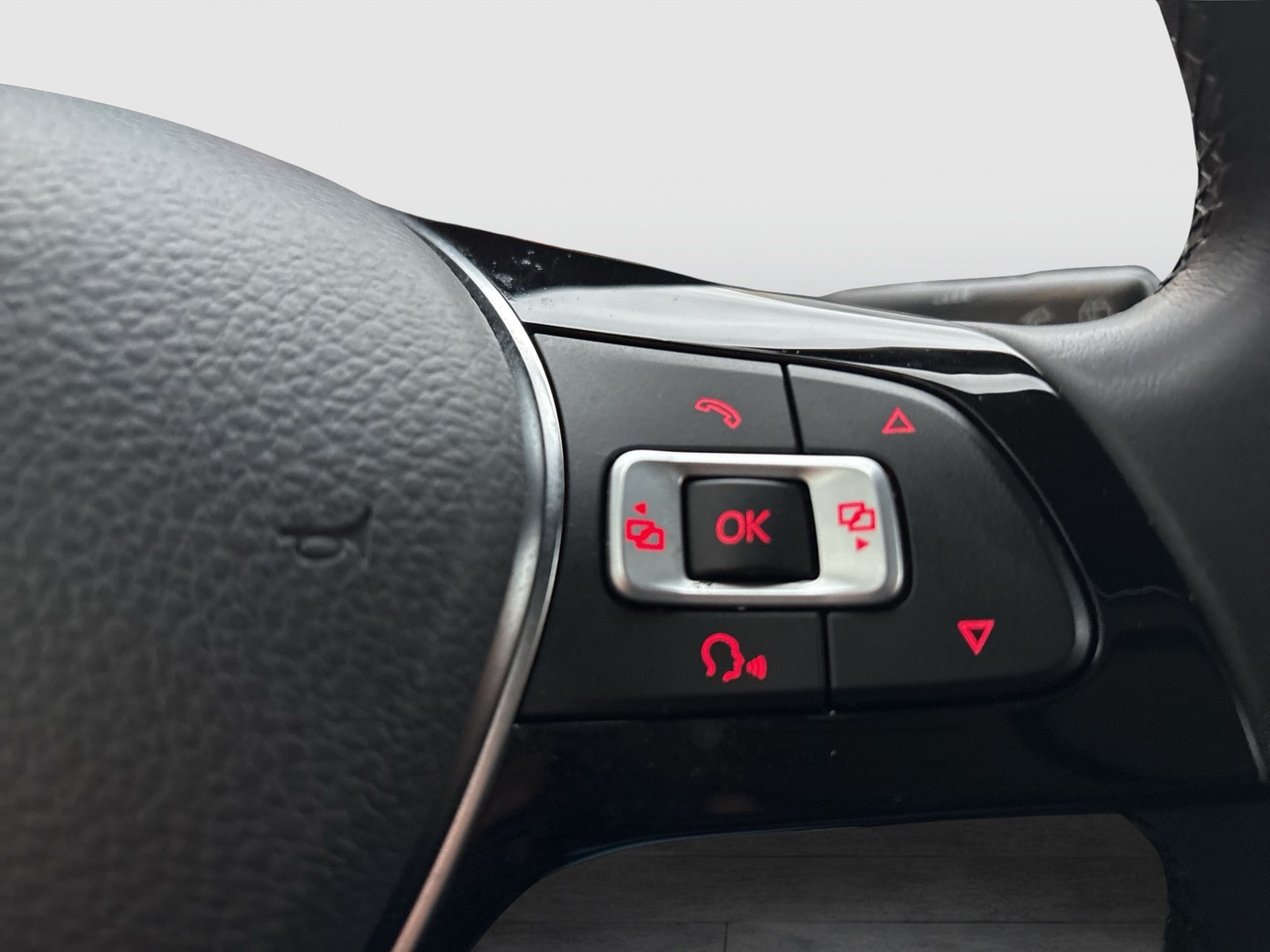 Volkswagen up! 1.0 ACTIVE 4TÜREN KAMERA ALU16 SITZHEIZ EINPARKH