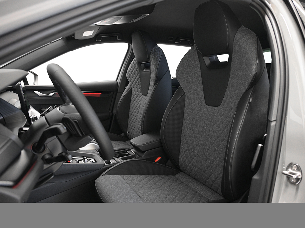 Skoda Octavia Combi 1.5TSI DSG Sportline AHK HuD ACC NAV PLA 360GRAD