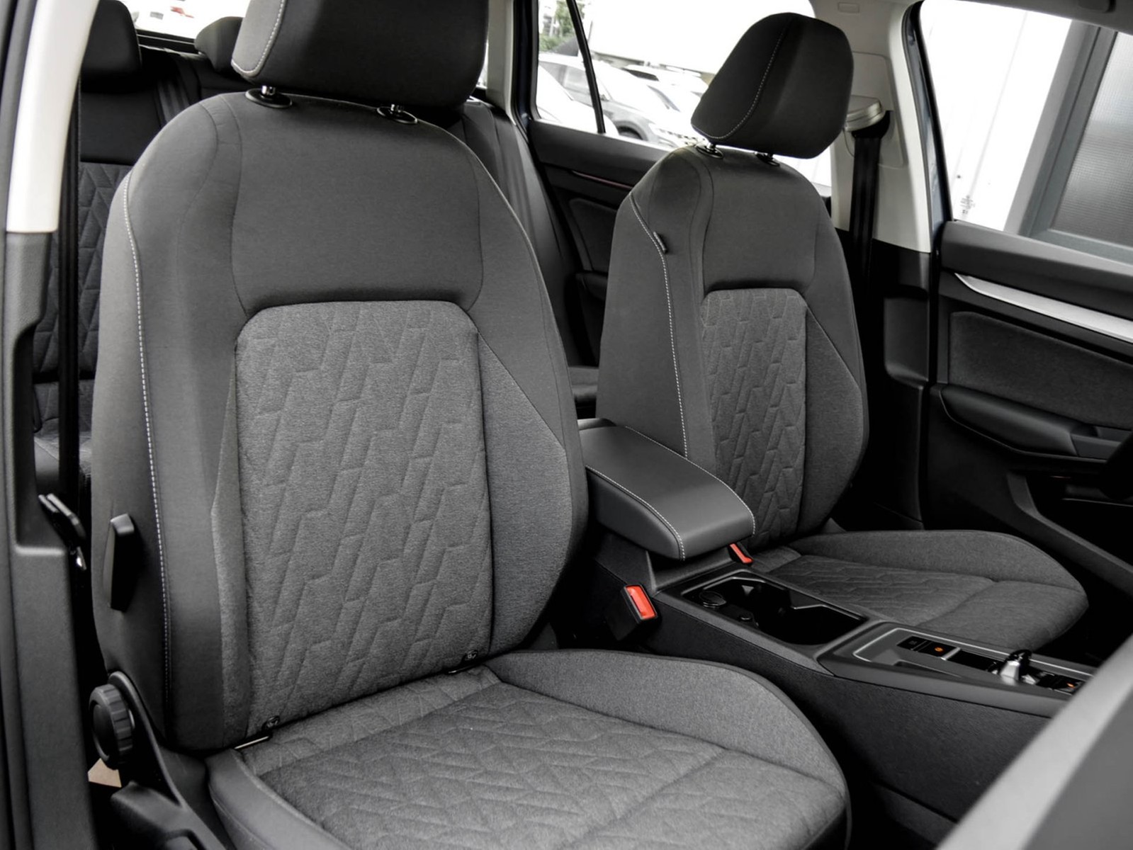 Volkswagen Golf Variant VIII 1.5 eTSI LIFE FACELIFT AHK ACC