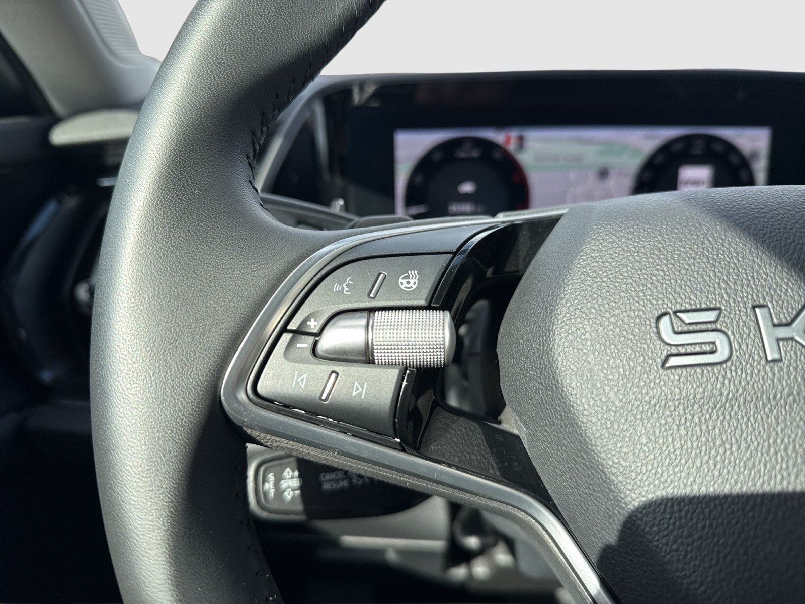 Skoda Kodiaq 2.0 SELECTION 4X4 7SITZE AHK CAM ACC LM18