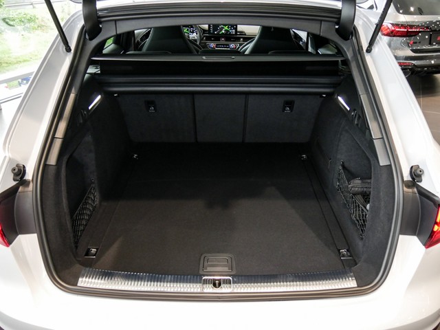 Audi RS 4 Avant Qu. ESSENTIALS PANO B&O NAPPA SPORTABGAS