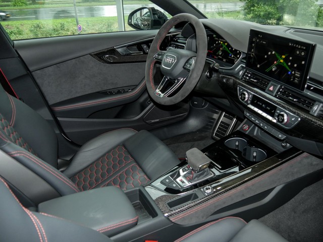 Audi RS 4 Avant Qu. ESSENTIALS PANO B&O NAPPA SPORTABGAS