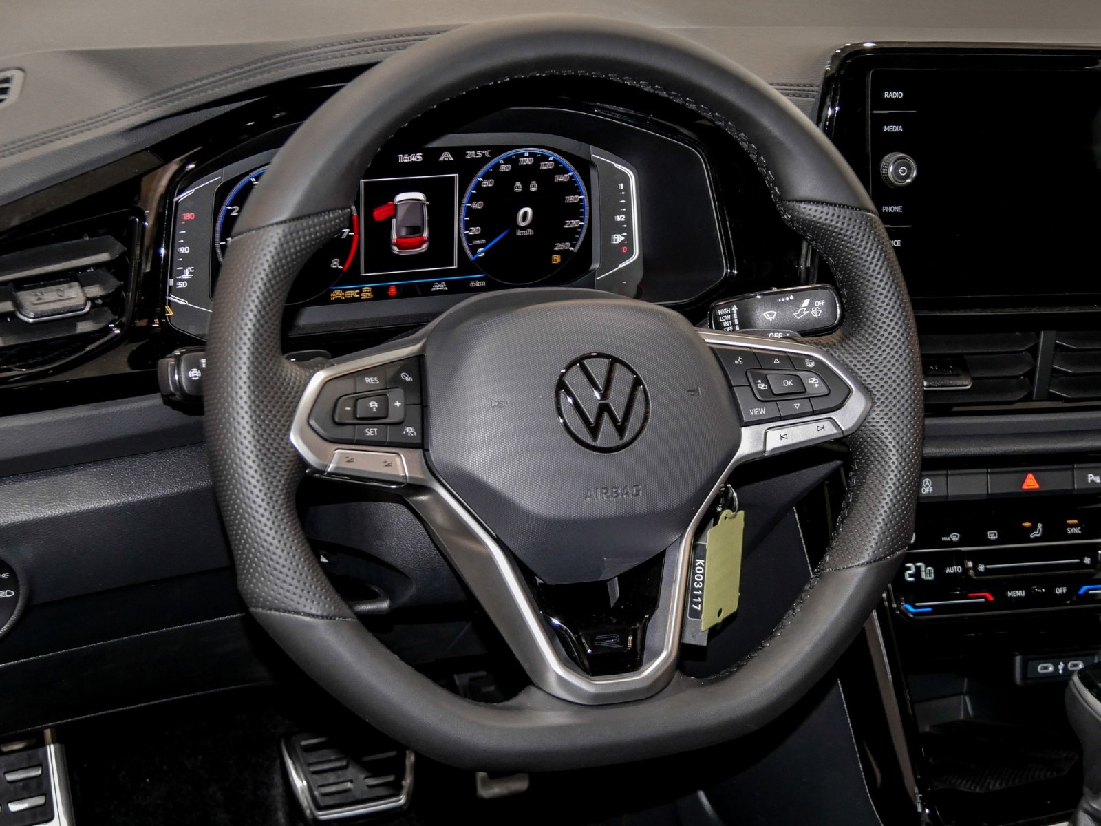 Volkswagen T-Roc Cabrio 1.5 R-LINE DSG BLACKSTYLE AHK LM19