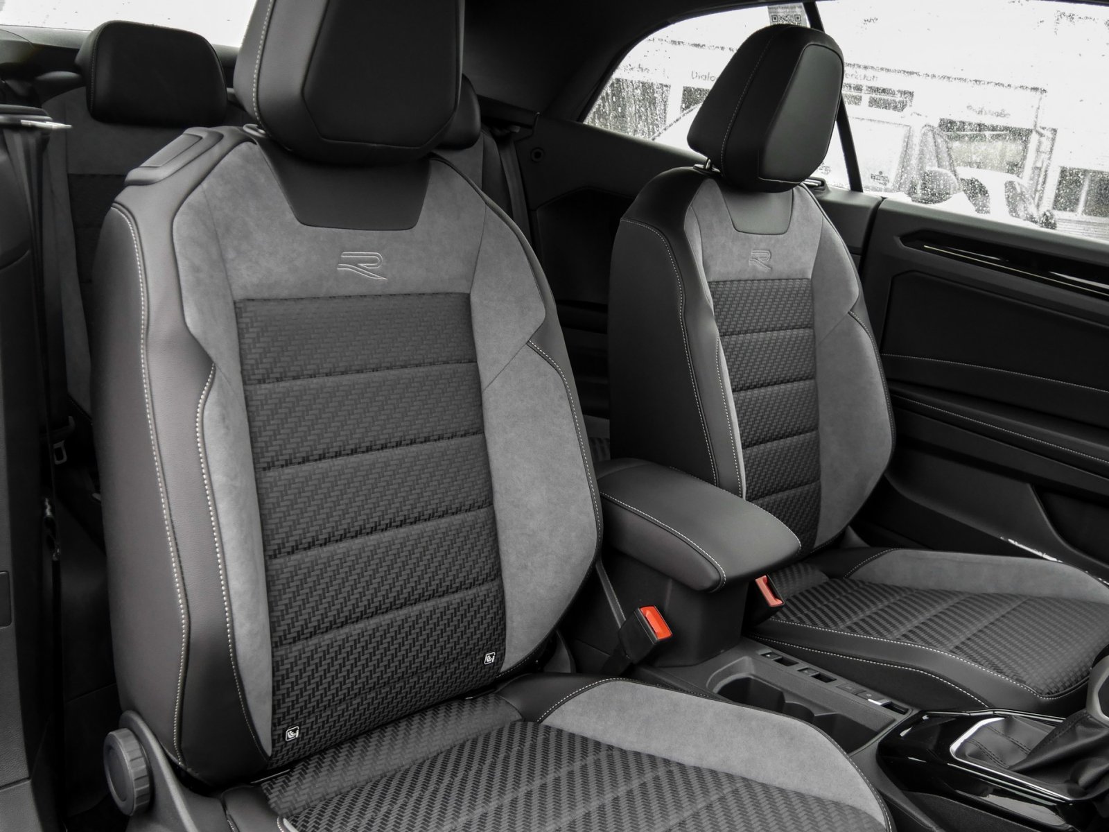 Volkswagen T-Roc Cabrio 1.5 R-LINE DSG BLACKSTYLE CAM AHK