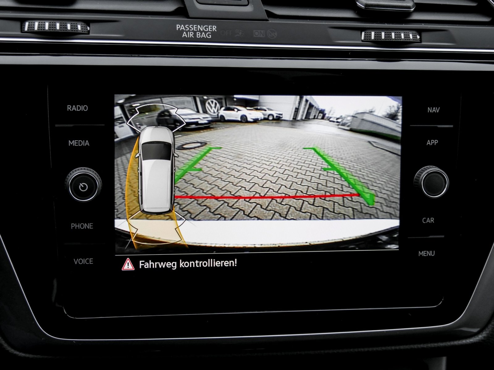 Volkswagen Touran Taxi 2.0 TDI DSG in schwarz TAXI DSG Black Edition