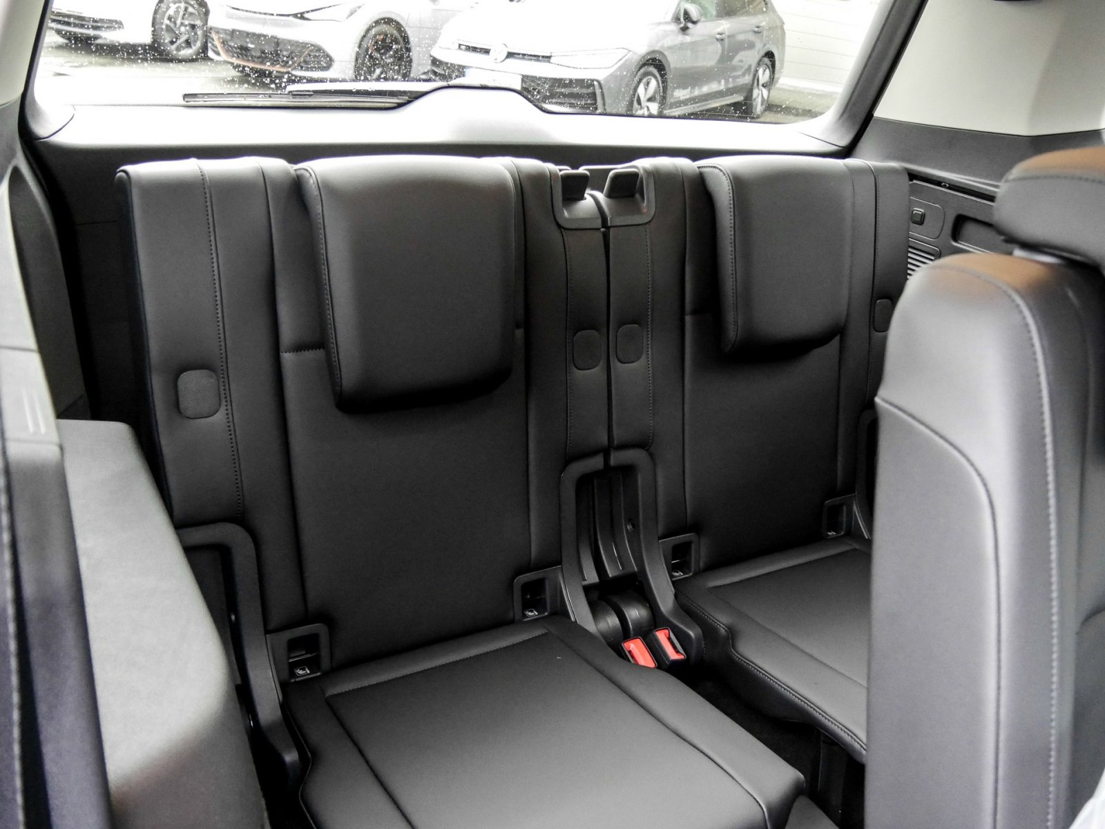 Volkswagen Touran Taxi 2.0 TDI DSG in schwarz TAXI DSG Black Edition