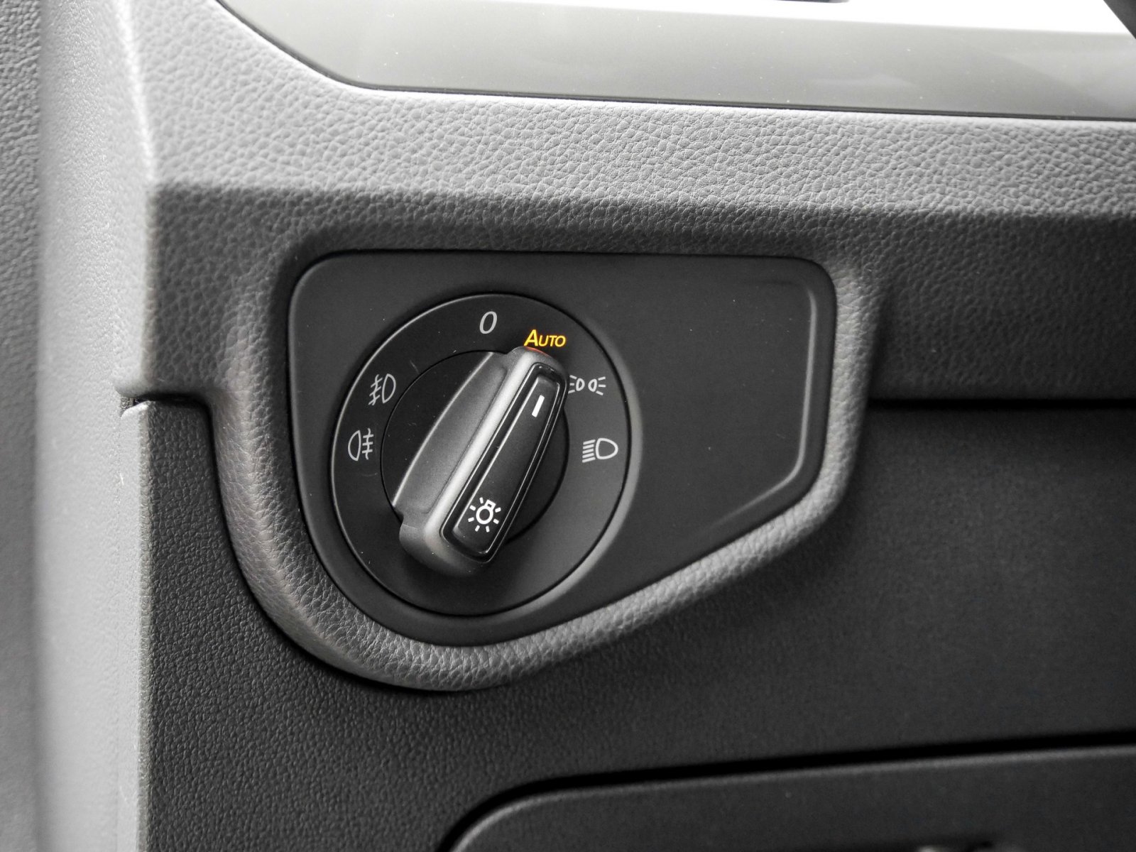 Volkswagen Touran Taxi 2.0 TDI DSG in schwarz TAXI DSG Black Edition