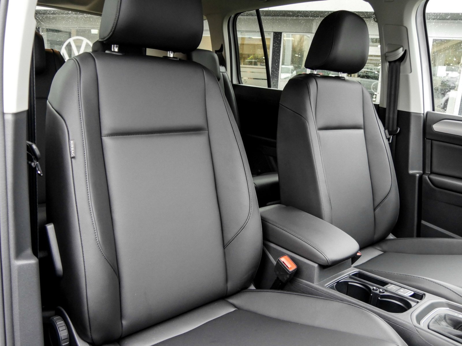 Volkswagen Touran Taxi 2.0 TDI DSG in schwarz TAXI DSG Black Edition