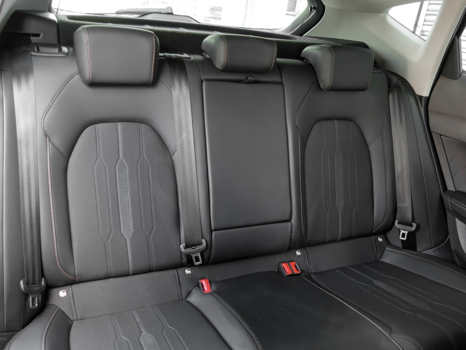 Cupra Formentor 1.4 HYBRID CAM ACC LM18 NAVI SITZHEIZ.
