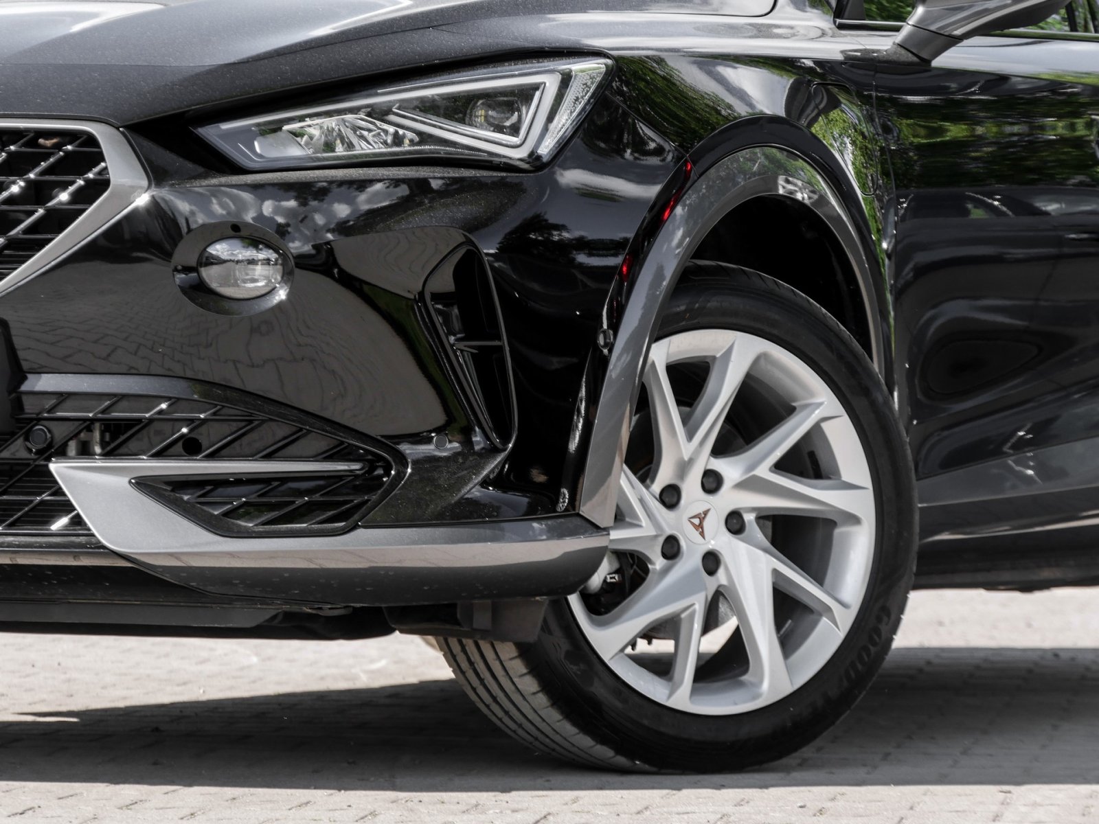 Cupra Formentor 1.4 HYBRID CAM ACC LM18 NAVI SITZHEIZ.