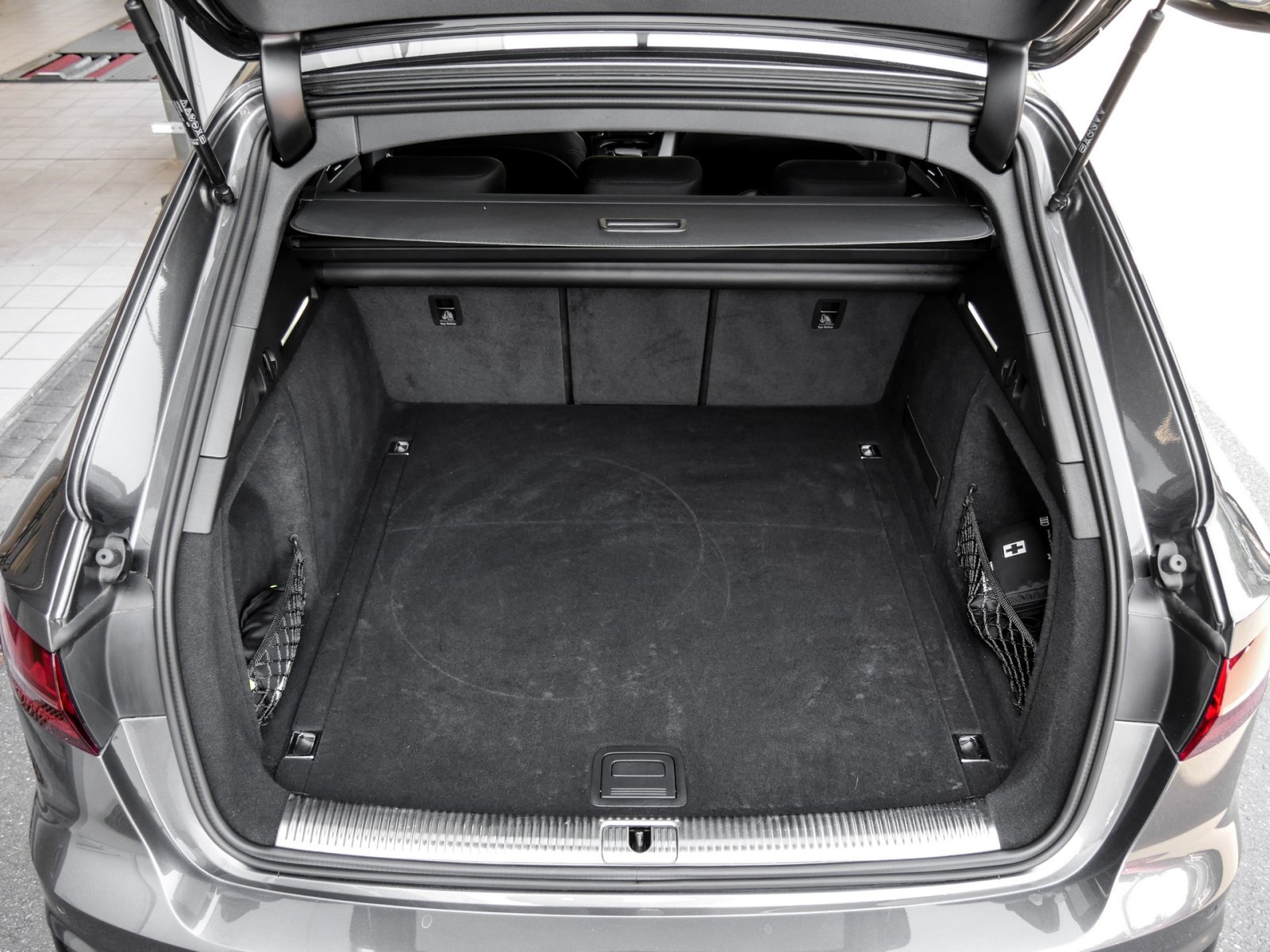 Audi A4 Avant 40 quattro S LINE BLACKPAK ACC LM19 NAVI+